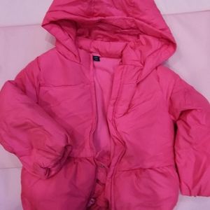 Gap girl pink puffer down jacket, size 5T